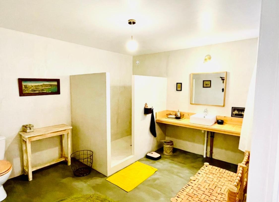 Amplepuis La Madeleine Bed & Breakfast エクステリア 写真