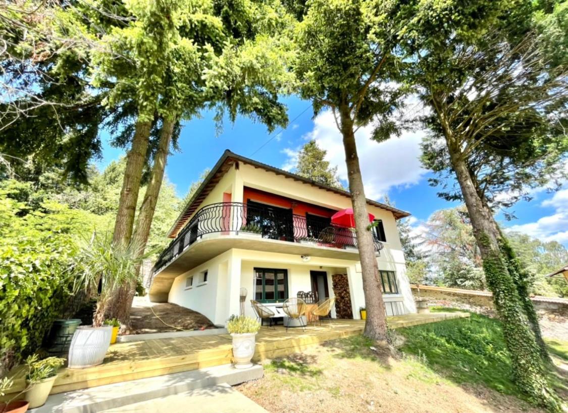 Amplepuis La Madeleine Bed & Breakfast エクステリア 写真
