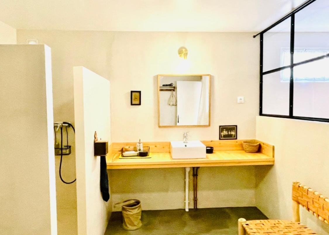 Amplepuis La Madeleine Bed & Breakfast エクステリア 写真